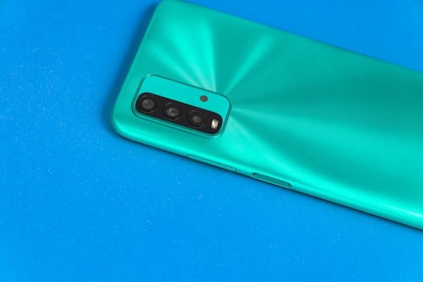 Цена на Xiaomi Mi 10T Pro составляет 39 990 рублей